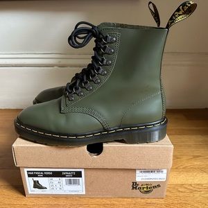 💥Dr. Martens Pascal Verso smooth 1460 in Green UK 8 EU 42 US M9/W10